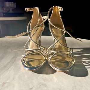 Champagne Gianni Bini Heels size 8.5